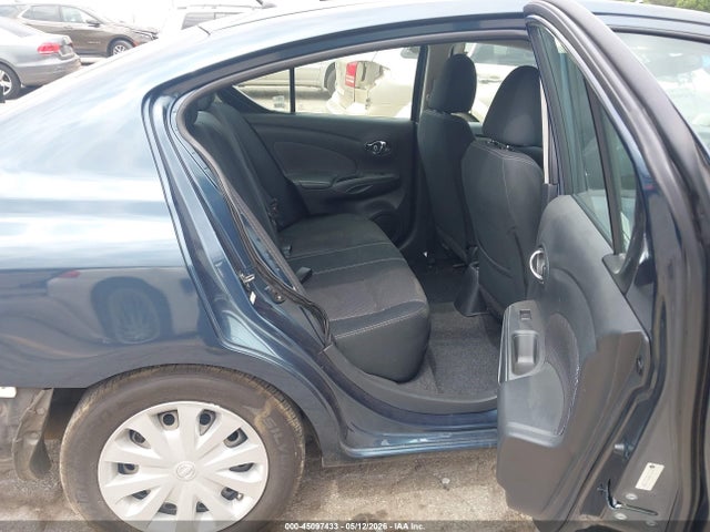 Nissan Versa
