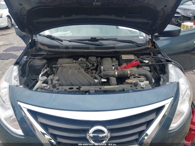 Nissan Versa