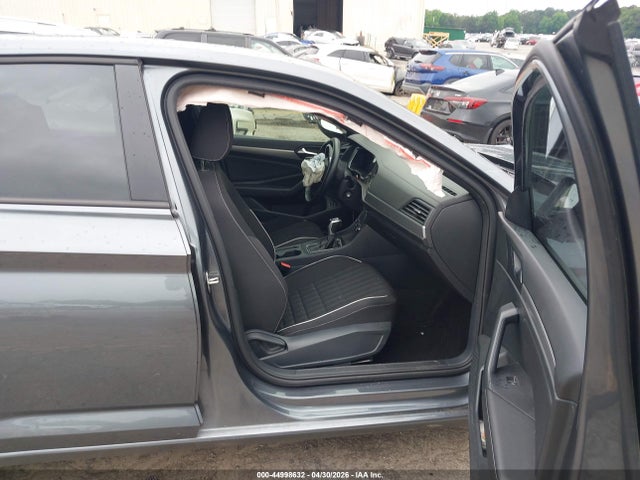 Volkswagen Jetta 1.5t Sport