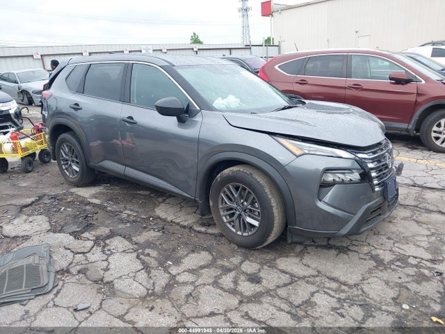 Salvage Nissan Rogue Image