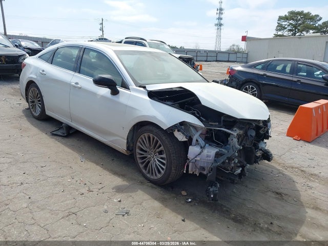 Salvage Toyota Avalon Image