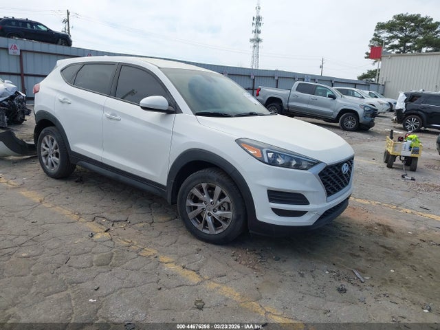 Salvage Hyundai TUCSON Image