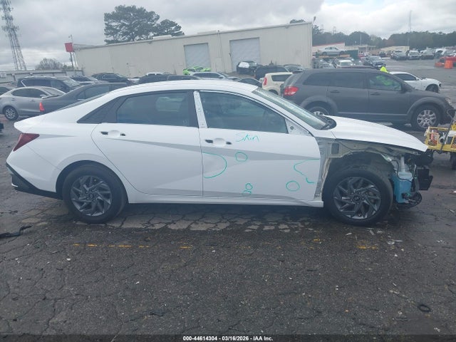 Hyundai ELANTRA Sel