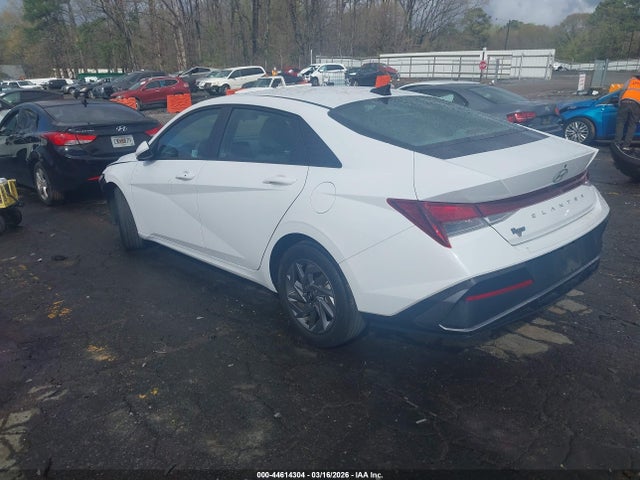 Hyundai ELANTRA Sel