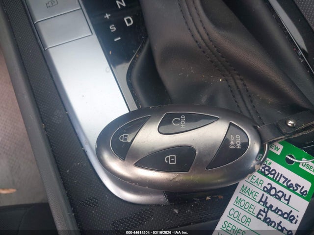 Hyundai ELANTRA Sel