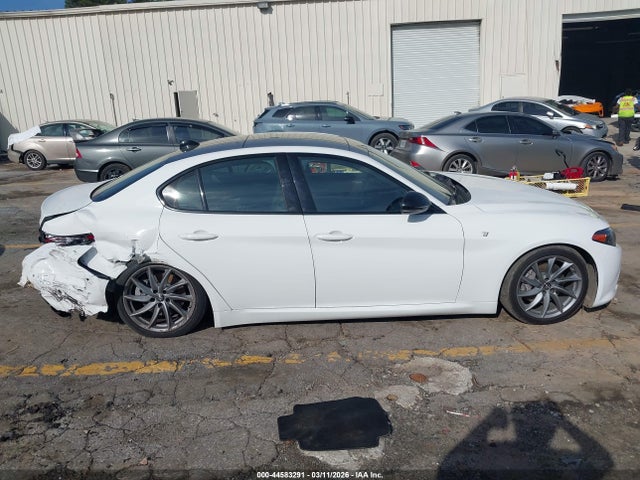 Alfa Romeo Giulia Ti Rwd