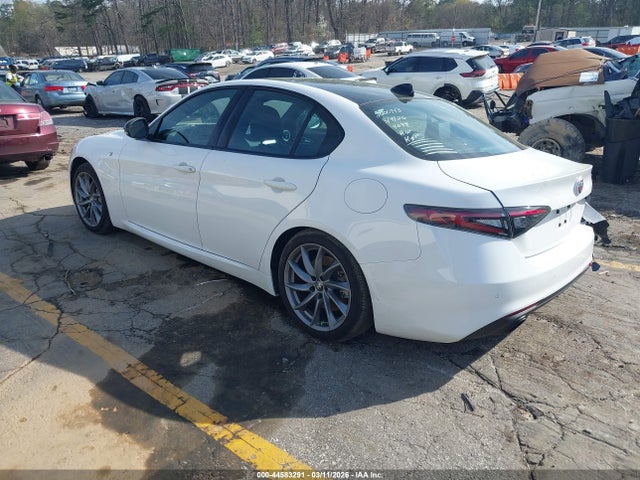 Alfa Romeo Giulia Ti Rwd