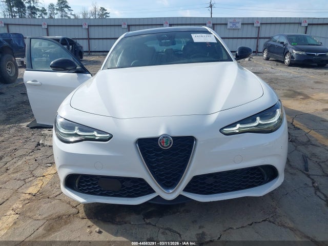 Alfa Romeo Giulia Ti Rwd