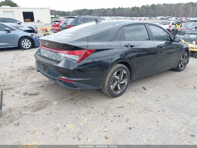 Hyundai ELANTRA Sel