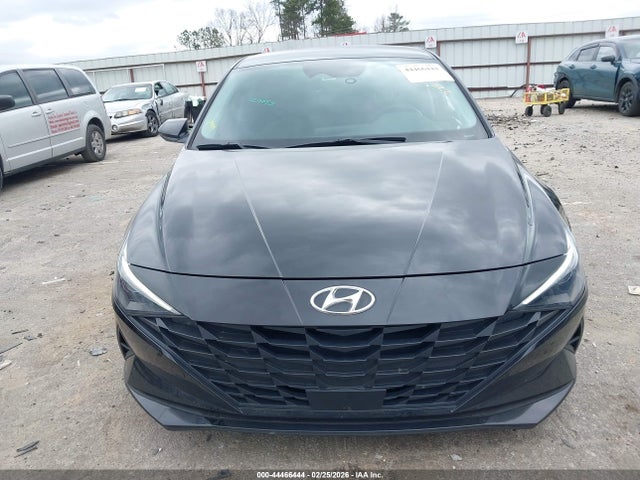 Hyundai ELANTRA Sel