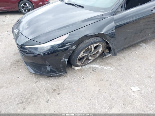 Hyundai ELANTRA Sel