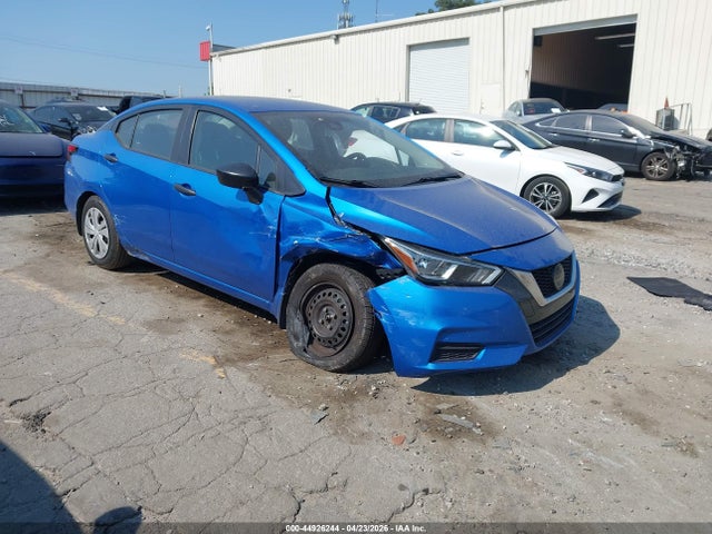 Salvage Nissan Versa Image