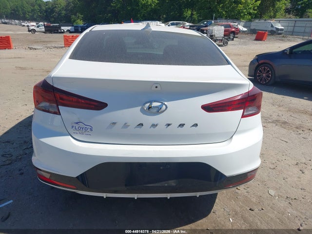 Hyundai ELANTRA Sel