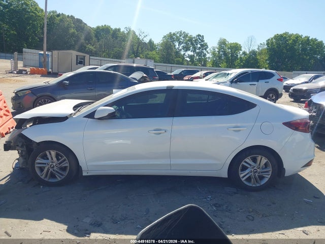 Hyundai ELANTRA Sel