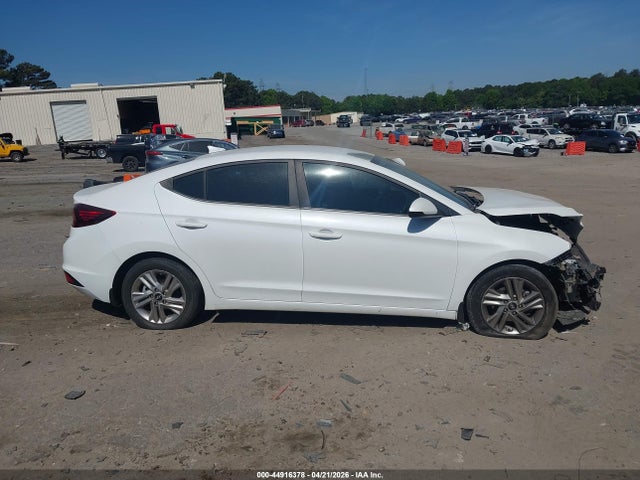 Hyundai ELANTRA Sel