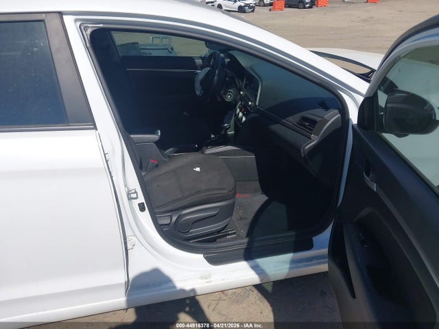 Hyundai ELANTRA Sel