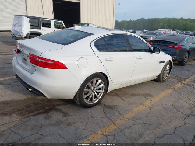 Jaguar XE 25t Premium