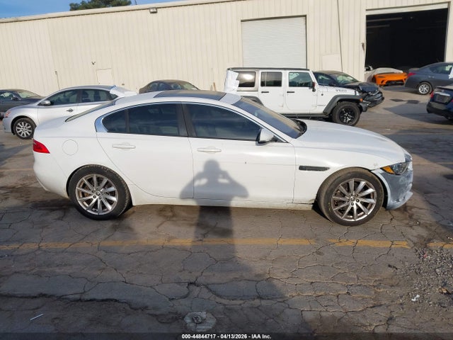 Jaguar XE 25t Premium