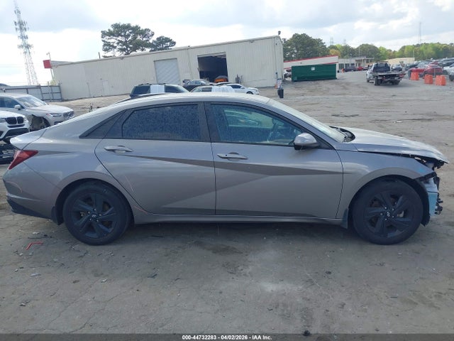 Hyundai ELANTRA Sel