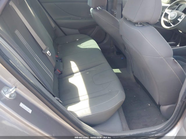 Hyundai ELANTRA Sel