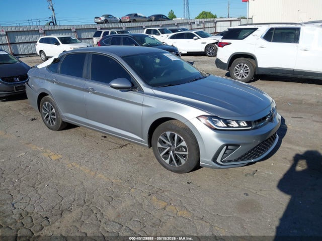 Salvage Volkswagen Jetta Image