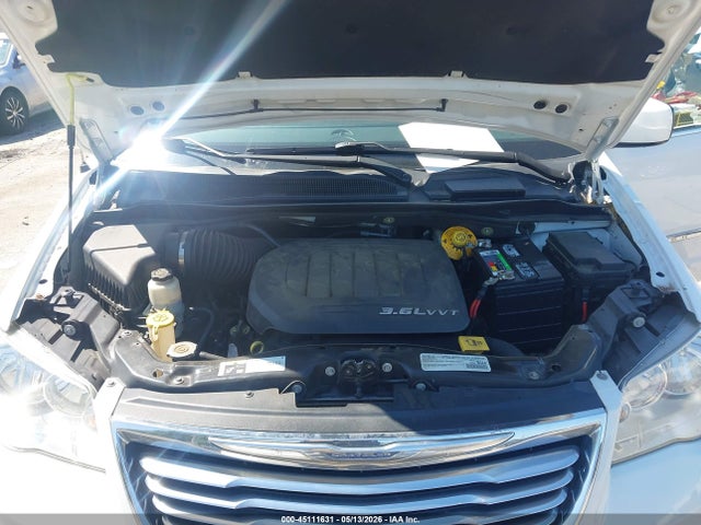 Chrysler Town & Country Touring