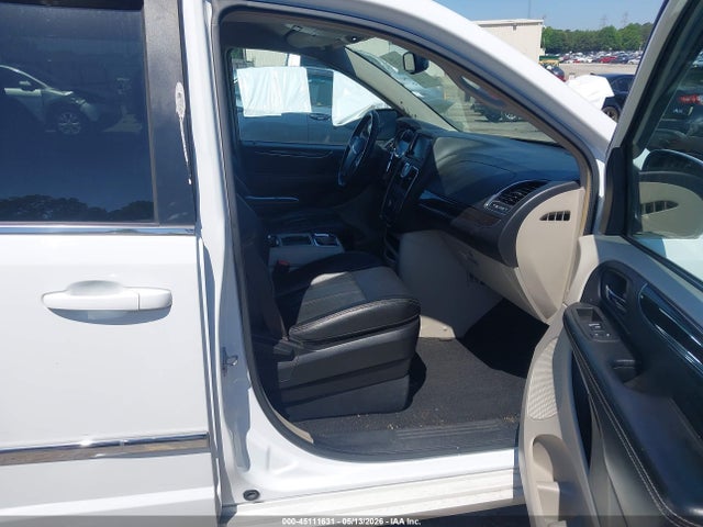 Chrysler Town & Country Touring