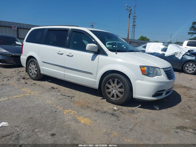 Salvage Chrysler Town & Country Image