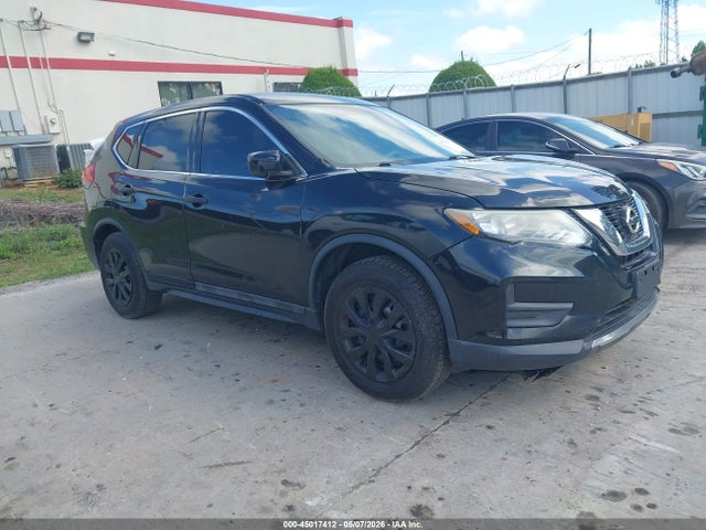 Salvage Nissan Rogue Image