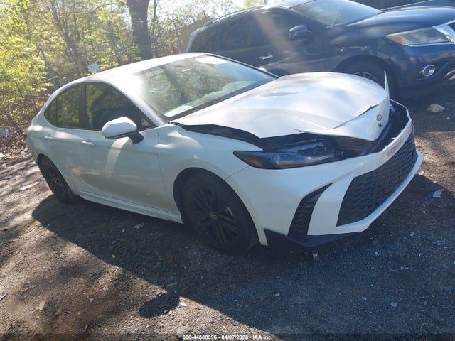 Salvage Toyota Camry Image