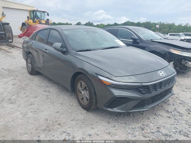 Salvage Hyundai ELANTRA Image