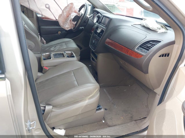 Chrysler Town & Country Touring