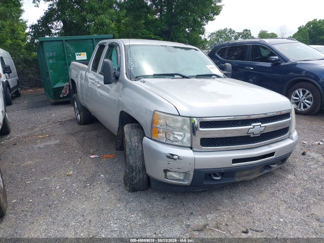 Salvage Chevrolet Silverado 1500 Image