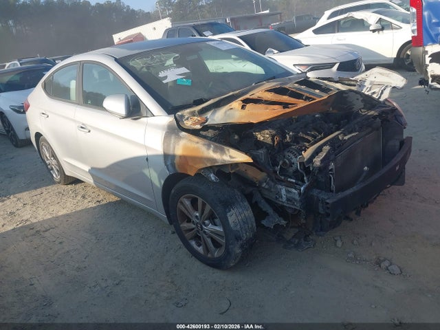 Salvage Hyundai ELANTRA Image