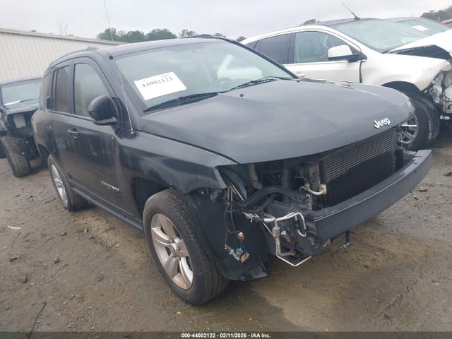 Salvage Jeep Compass Image