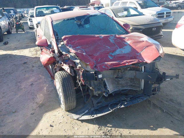 Salvage Hyundai ELANTRA Image