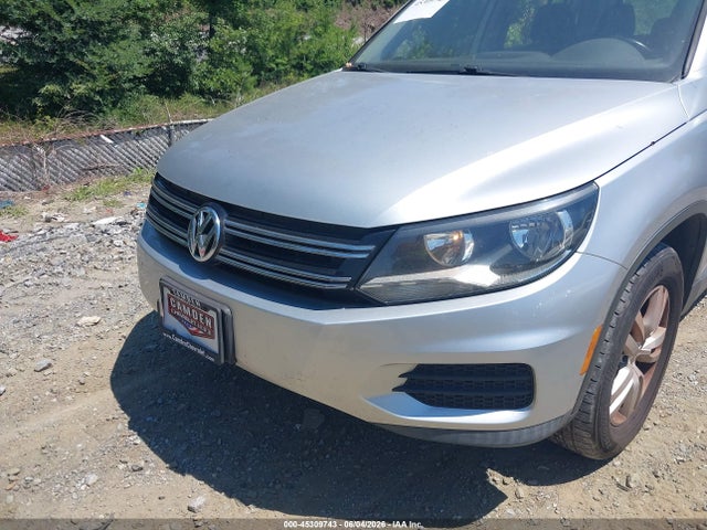 Volkswagen Tiguan S