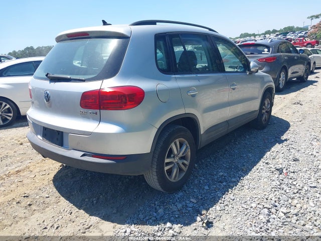 Volkswagen Tiguan S