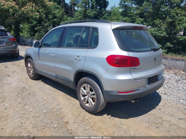 Volkswagen Tiguan S