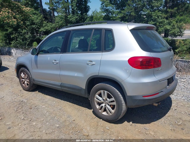 Volkswagen Tiguan S