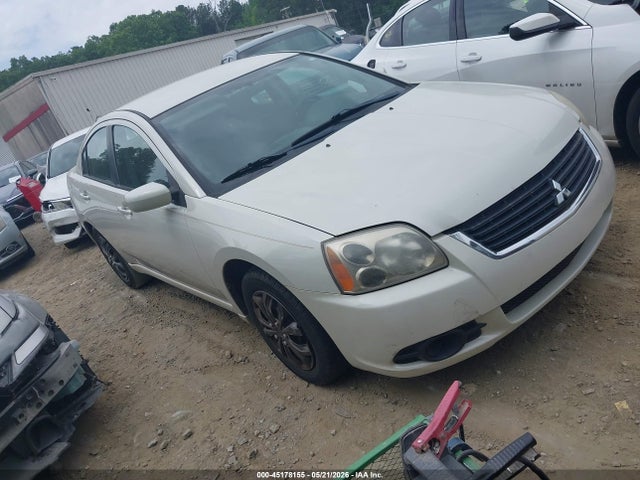Salvage Mitsubishi Galant Image