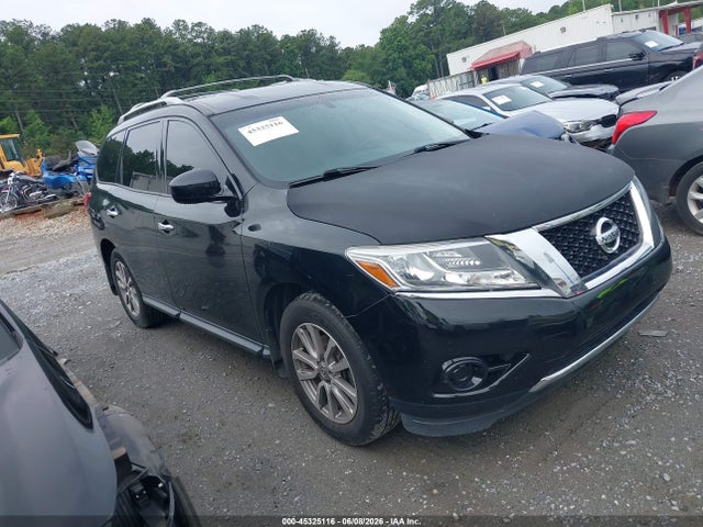 Salvage Nissan Pathfinder Image