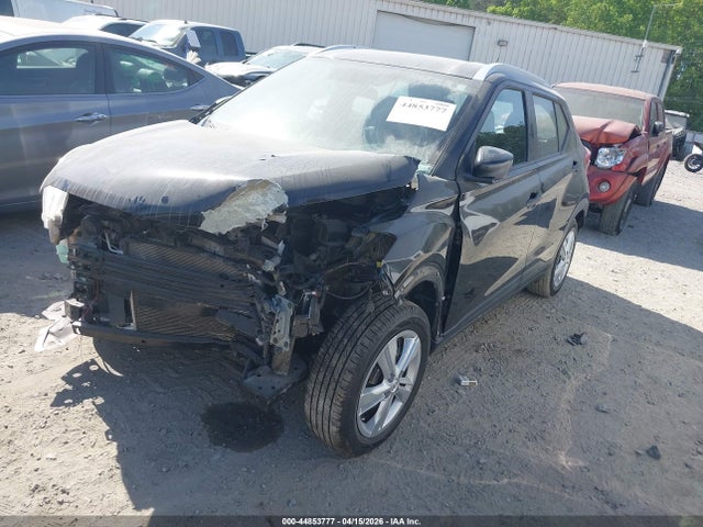 Nissan Kicks S