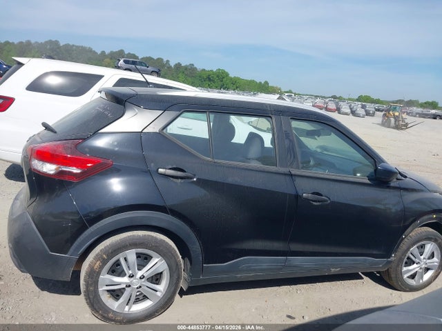 Nissan Kicks S