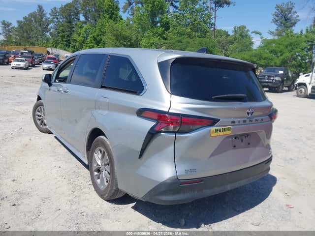 Toyota Sienna Le