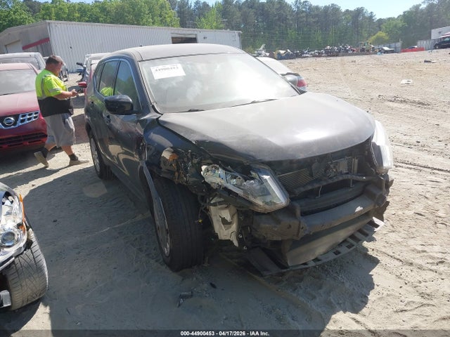 Salvage Nissan Rogue Image
