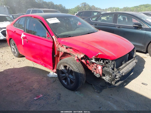 Salvage Volkswagen Jetta Image