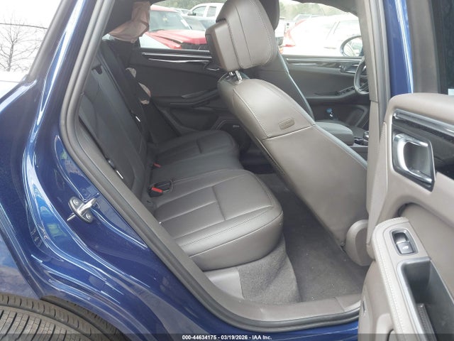 Porsche Macan T