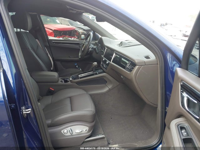 Porsche Macan T