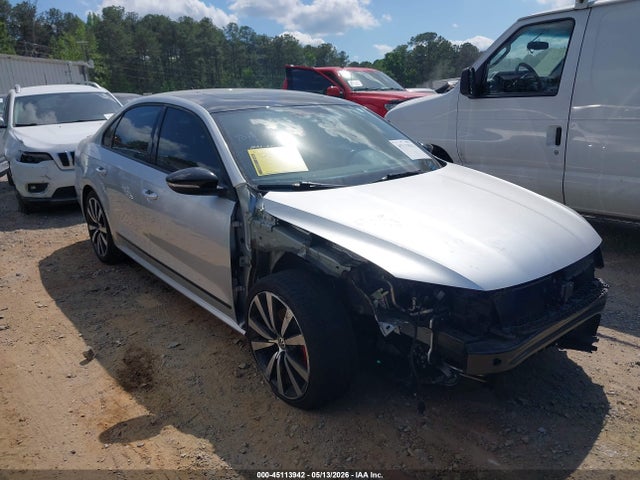 Salvage Volkswagen Passat Image